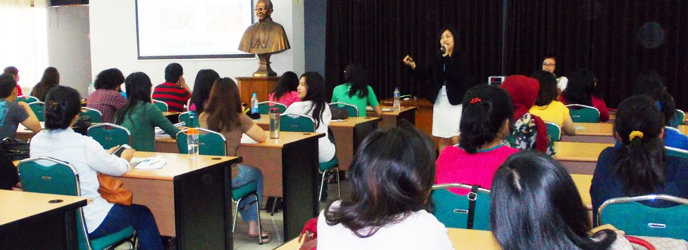 Seminar Karir “From Students To Be Professionals”