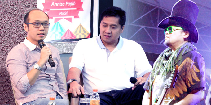 Politicians, Businessmen, And Musicians Return To Campus
