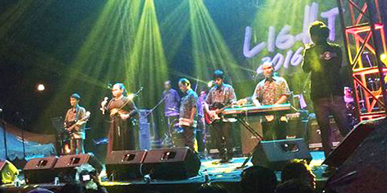 LIGHT 2016 Hidupkan Nostalgia Suasana 90’s