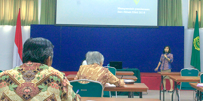 Seminar Terpusat Penelitian dan Pengabdian Masyarakat 1