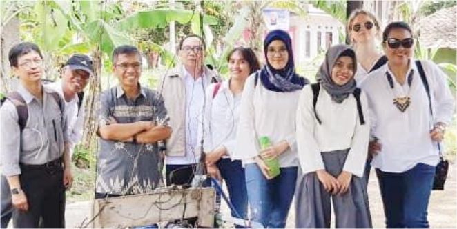 Lecturers of FISIP Unpar Taught English in Nagreg-Kendan