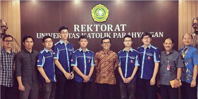 PARATRONICS di KRI 2018: Semangat Generasi Pertama Tim Robot Unpar Tembus 8 Besar Regional 2