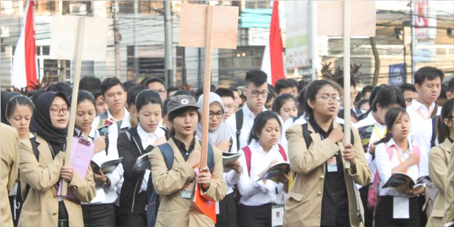 New Students Welcome to the Orange Campus!