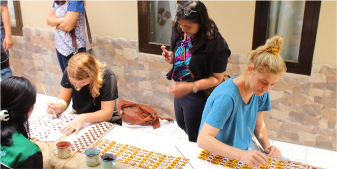 “Cultural Visit” Ajak Mahasiswa Asing Menikmati Budaya Lokal