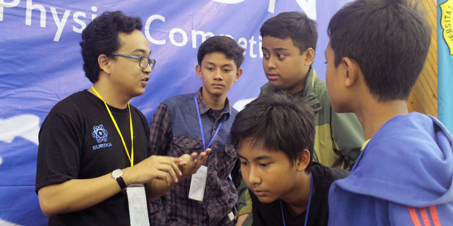 FUSION “EUREKA!” Lomba Fisika yang Bikin “Gregetan”