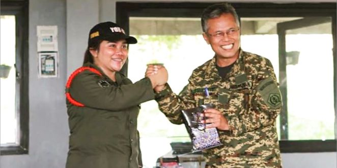 Pemuda “Memikul” Pena