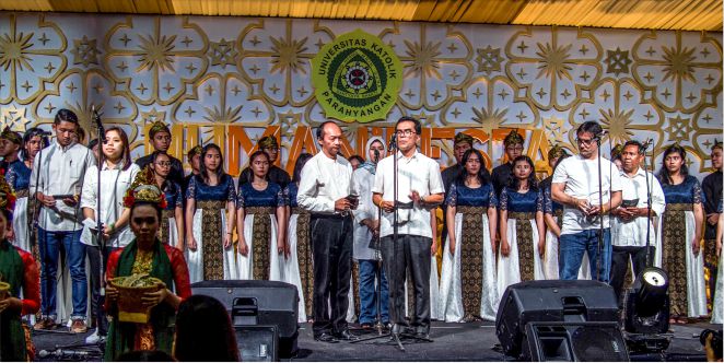 Becoming an Oasis of Diversity in the Carnival of Humanity