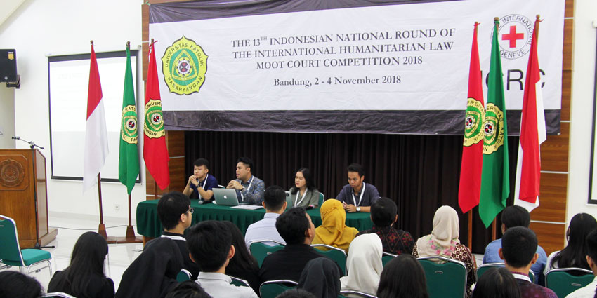 Kompetisi Peradilan Semu Hukum Humaniter Internasional