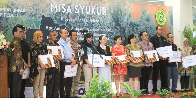 Penghargaan bagi Dosen dan Karyawan Unpar Berprestasi