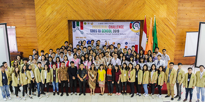 ICGS 2019 Ajak Siswa SMA Mengenal Teknik Industri Dengan Statistika