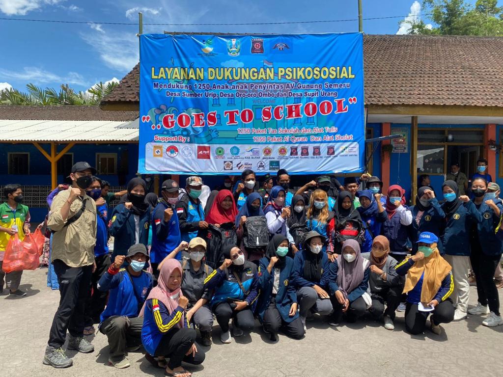 Aksi Tanggap Bencana Semeru, Mahitala UNPAR Distribusikan Bantuan ke Sekolah Darurat