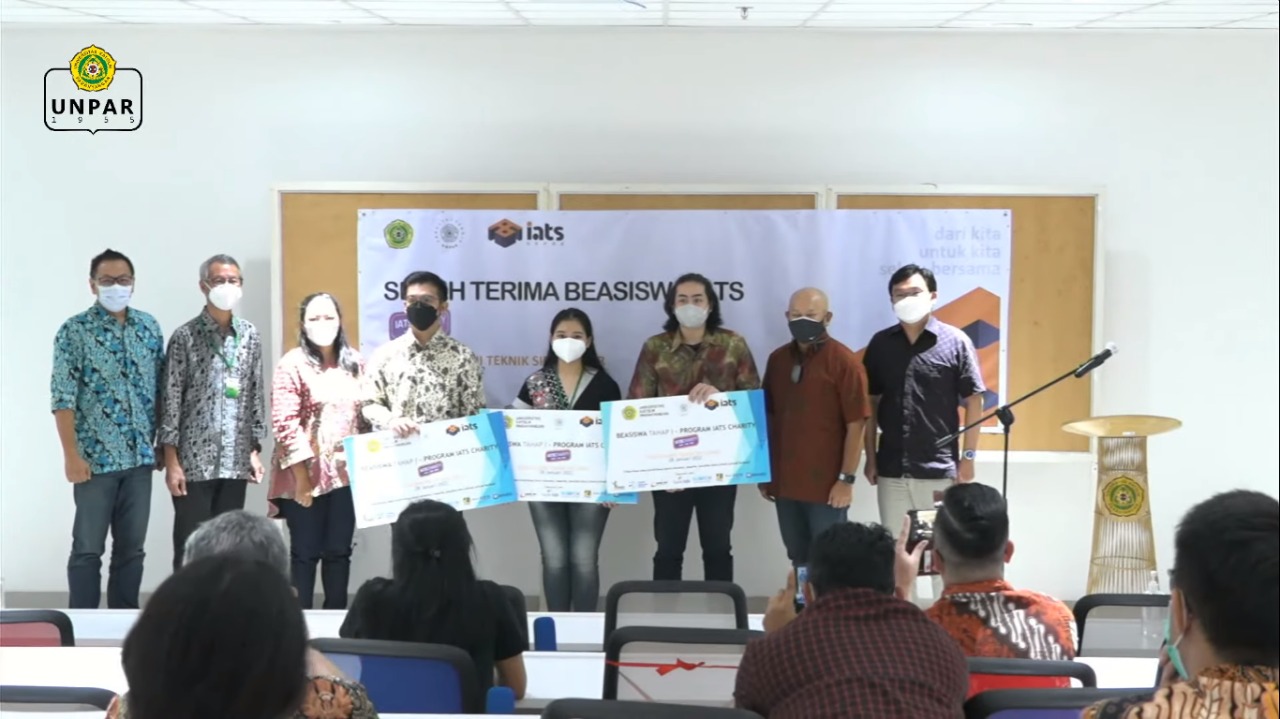 Ikatan Alumni Teknik Sipil UNPAR Serahkan Beasiswa Tahap Satu kepada Mahasiswa Terdampak Pandemi Covid-19